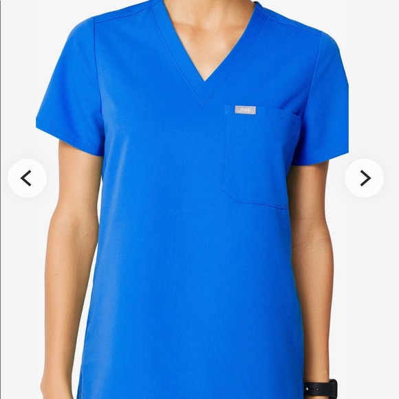 Figs Tops - FIGS Catarina one pocket scrub top